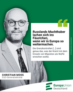 Porträt von Christian Moos mit Zitat: „Russlands Machthaber lachen sich ins Fäustchen, wenn wir in Europa so weitermachen. Die Grenzkontrollen […] sind genau das, was der Kreml mit dem Einsatz von Migration als Waffe erreichen wollte.“