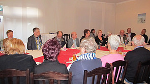 Menschen in der Versammlung