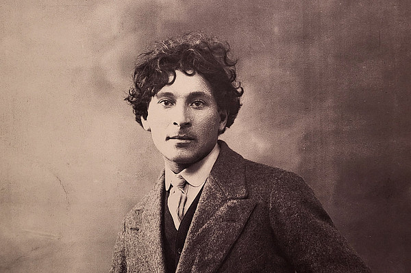 Portraitfoto des jungen Marc Chagalls
